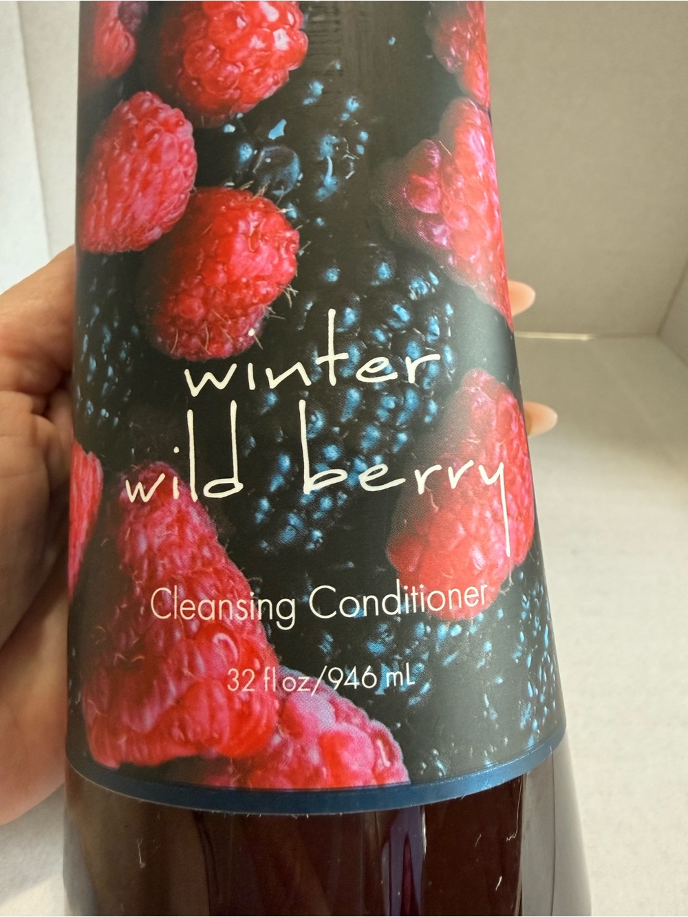 WEN SEALED 32 oz. Winter Wild Berry- Limited -Cleansing Conditioner Seasonal - Picture 2 of 5